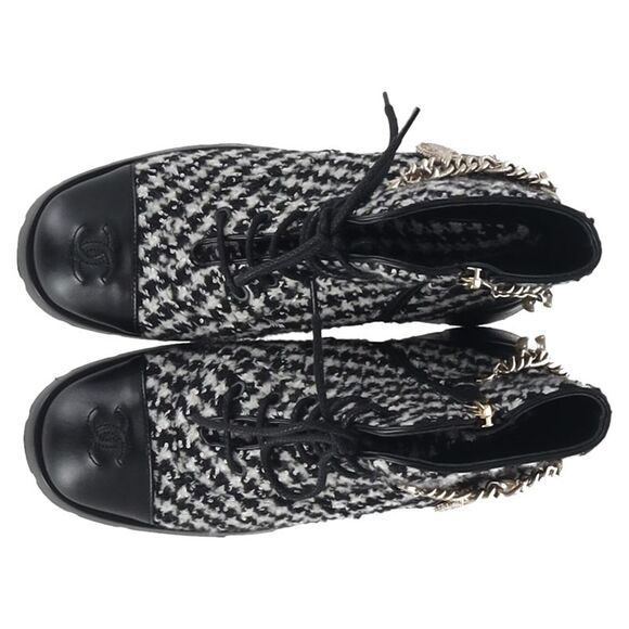 Chanel Interlocking CC Logo Tweed Patterned Combat Boots in Black and White - Picture 7 of 12
